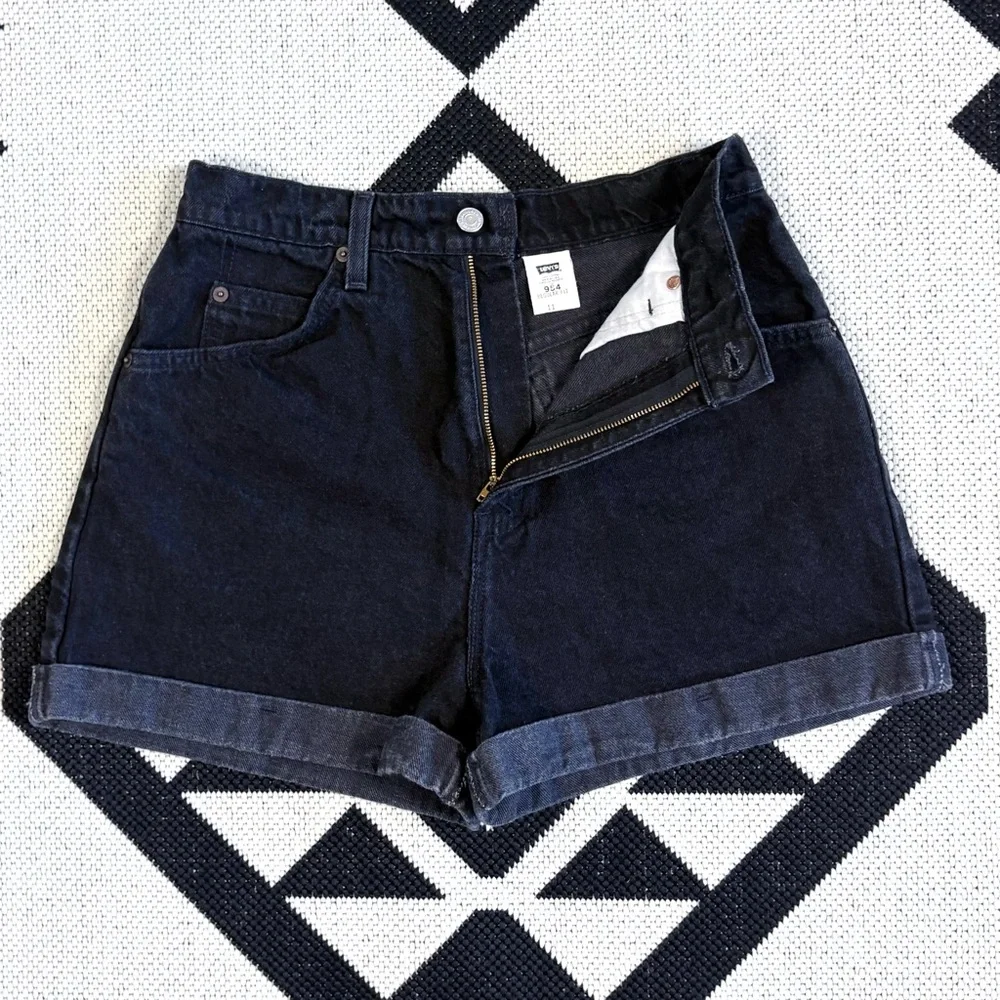 Vintage Levi’s Orange Tab 90s 954 High Waisted Cuffed Hem Denim Shorts in Black